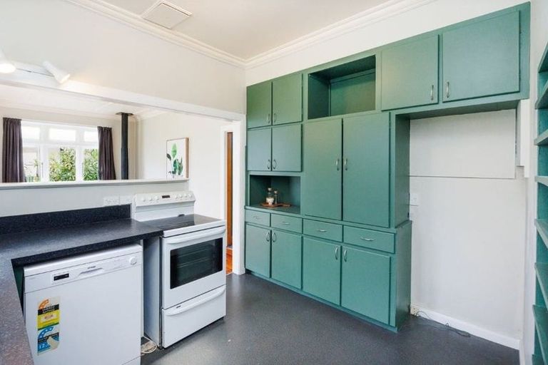 Photo of property in 8 Guy Avenue, Takaro, Palmerston North, 4410