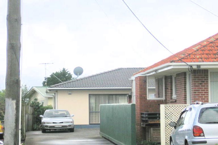 Photo of property in 50 James Laurie Street, Henderson, Auckland, 0612