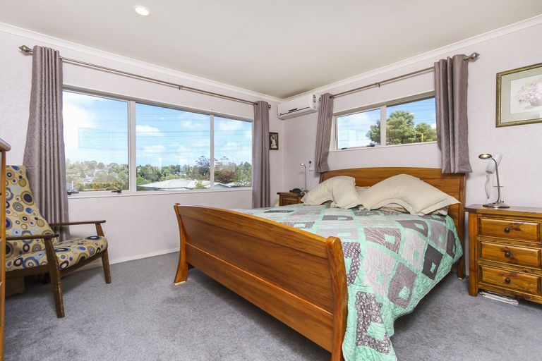 Photo of property in 62 Garton Drive, Massey, Auckland, 0614