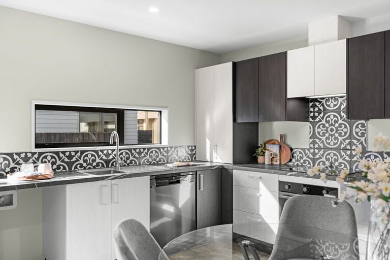 Photo of property in 2/29 Wyon Street, Linwood, Christchurch, 8062