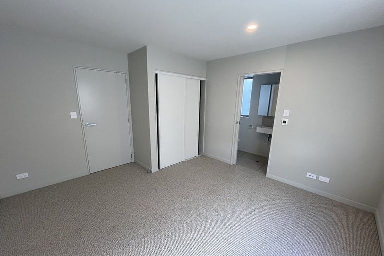 Photo of property in 2/130 Richmond Street, Petone, Lower Hutt, 5012
