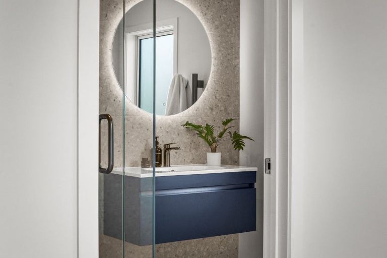 Photo of property in 21 George Yee Place, Taradale, 4112