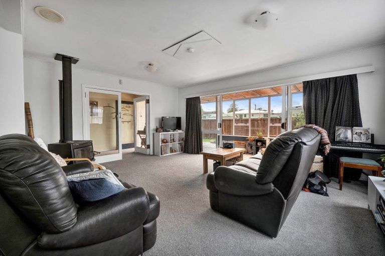 Photo of property in 1 Regan Street, Stratford, 4332