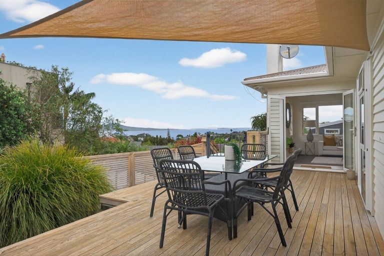 Photo of property in 29 Peter Terrace, Castor Bay, Auckland, 0620