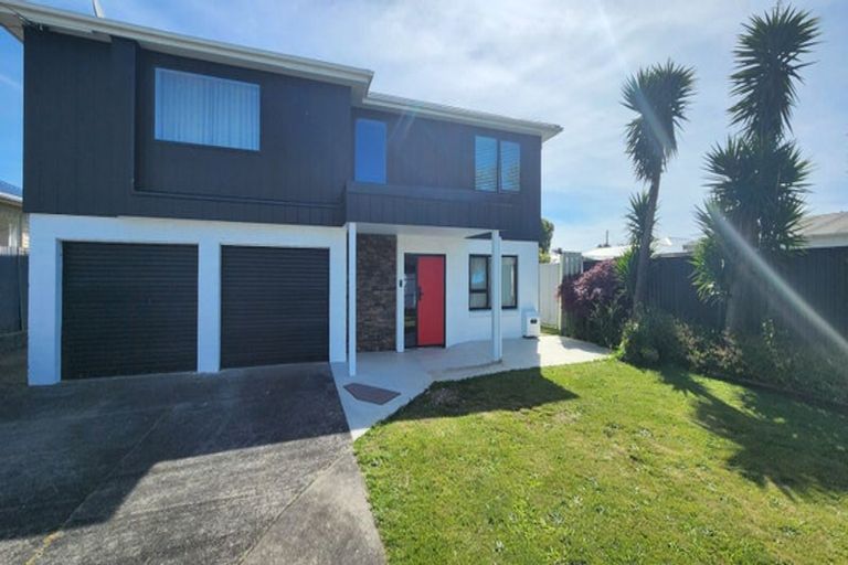 Photo of property in 4 Miro Street, Merrilands, New Plymouth, 4312