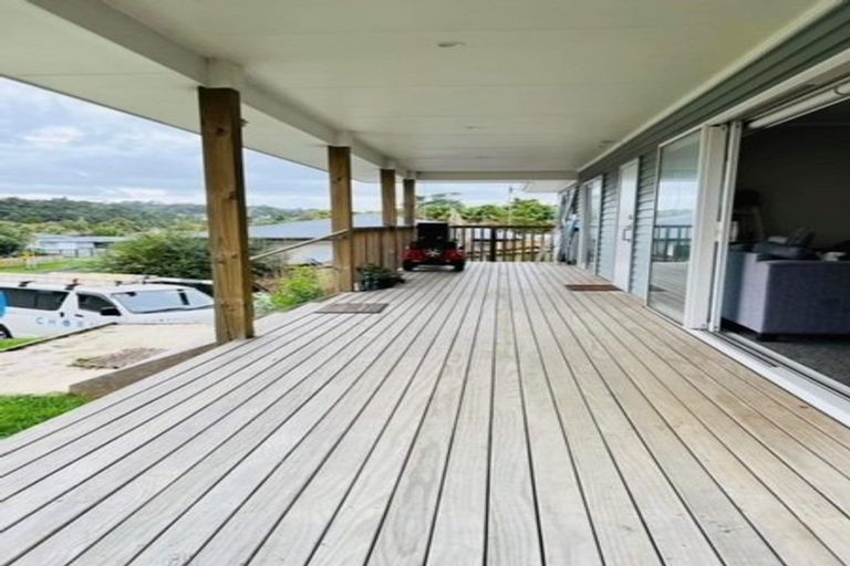 Photo of property in 62a Lauderdale Road, Birkdale, Auckland, 0626