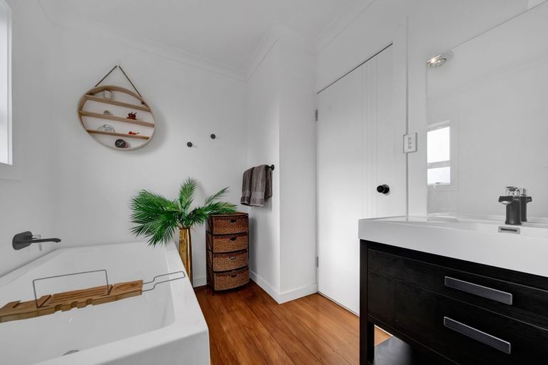 Photo of property in 52 Puriri Street, Hawera, 4610