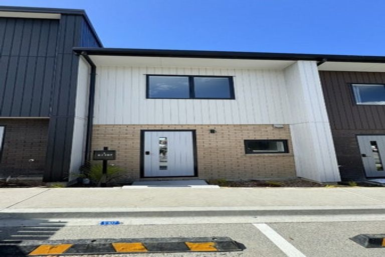 Photo of property in 2/107 Selo Street, Glen Eden, Auckland, 0602