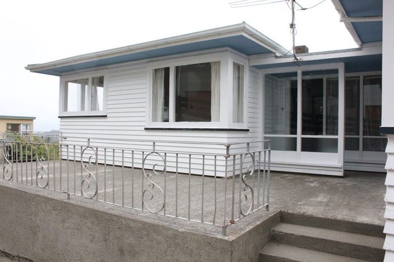 Photo of property in 73 Mills Road, Brooklyn, Wellington, 6021