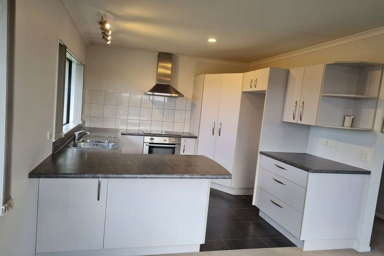 Photo of property in 2 Comber Place, Johnsonville, Wellington, 6037