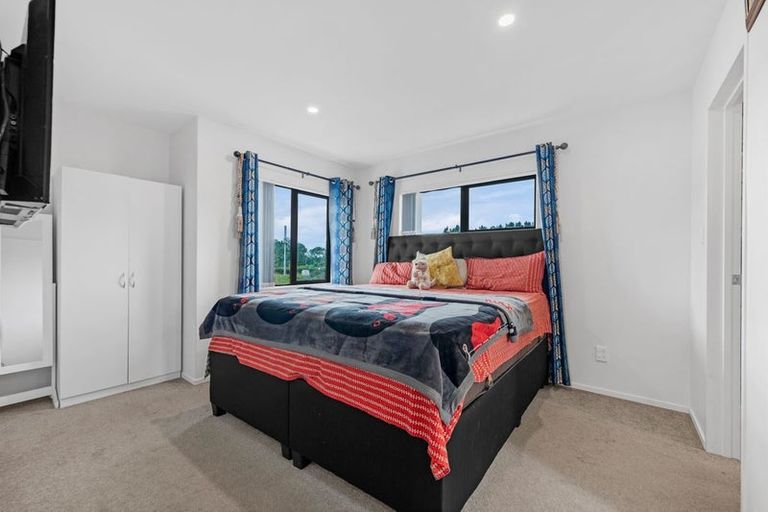 Photo of property in 35 Sapwood Crescent, Takanini, 2110