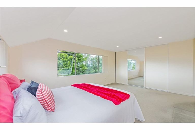 Photo of property in 115 Arran Road, Browns Bay, Auckland, 0630