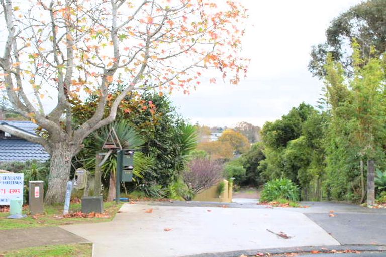 Photo of property in 29 Bert Wilson Place, Cockle Bay, Auckland, 2014