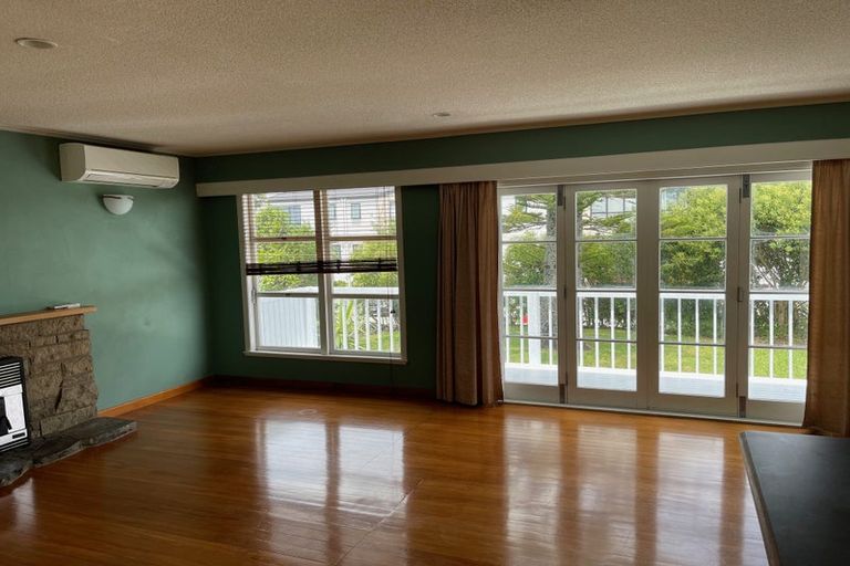 Photo of property in 55 Forrest Hill Road, Milford, Auckland, 0620