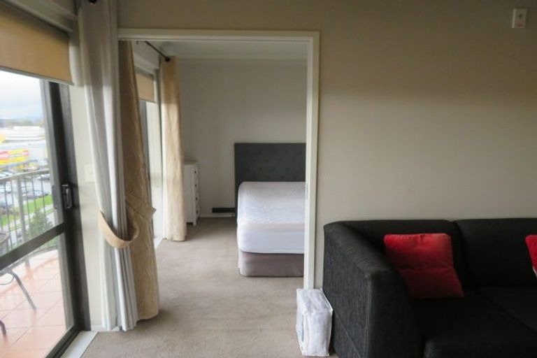 Photo of property in The Rennaissance, 6c/18 Ronwood Avenue, Manukau, Auckland, 2104
