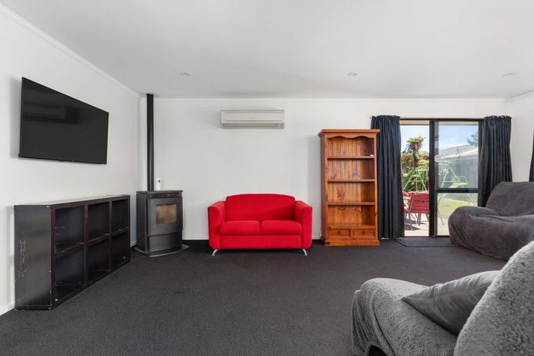 Photo of property in 16 Colchester Place, Templeton, Christchurch, 8042