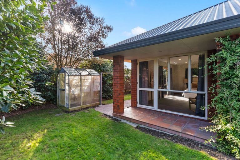 Photo of property in 5 Lowry Avenue, Redwood, Christchurch, 8051
