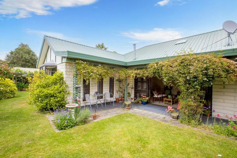 Photo of property in 21 Sefton Street, Belfast, Christchurch, 8051