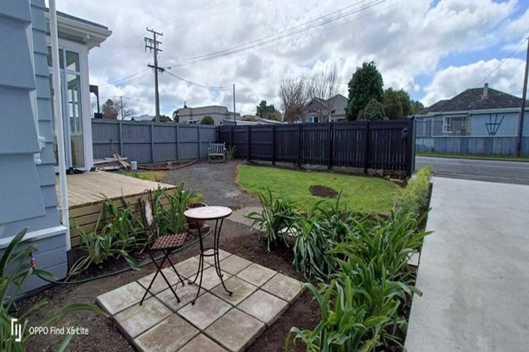 Photo of property in 195 South Road, Hawera, 4610