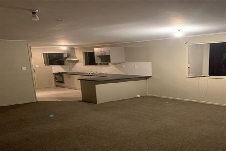 Photo of property in 3/152 Lincoln Road, Henderson, Auckland, 0610