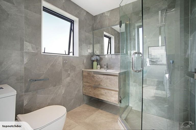 Photo of property in 18 Observation Green, Hobsonville, Auckland, 0616