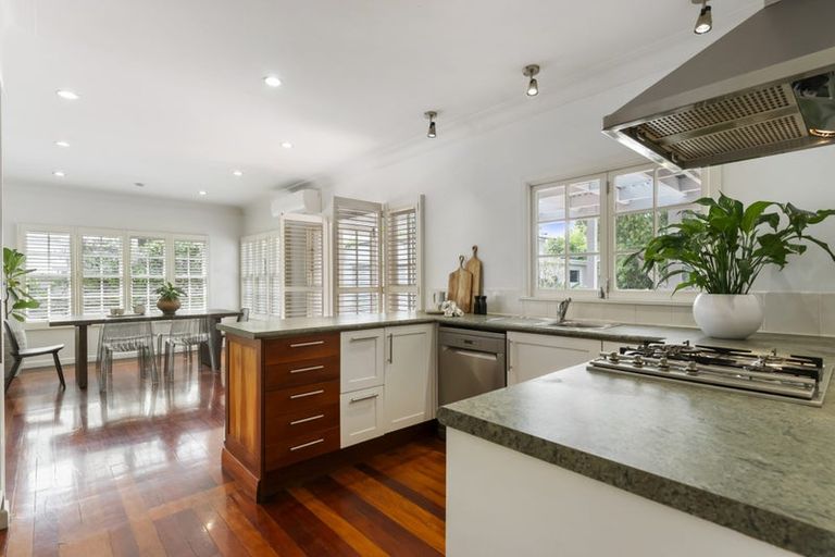 Photo of property in 232 Lake Road, Hauraki, Auckland, 0622