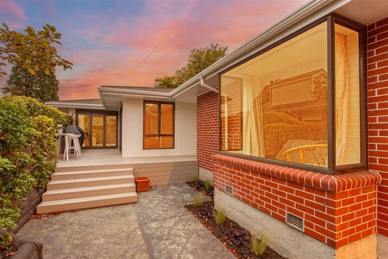 Photo of property in 12 Gleneagles Terrace, Ilam, Christchurch, 8053