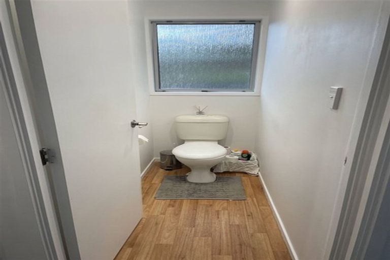 Photo of property in 1/21 Contessa Drive, Glenfield, Auckland, 0629