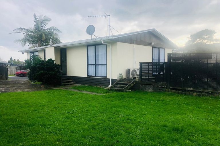 Photo of property in 71 Heathdale Crescent, Papakura, 2110