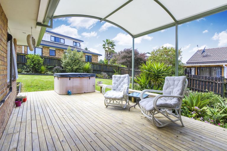 Photo of property in 62 Garton Drive, Massey, Auckland, 0614