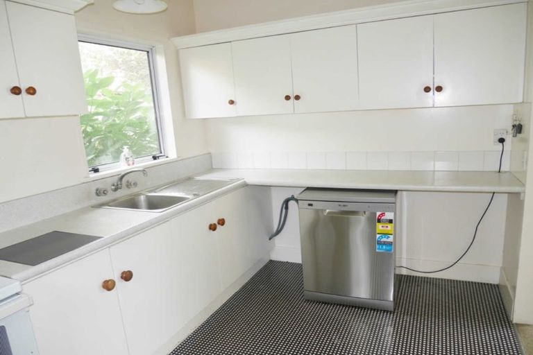 Photo of property in 33a Matai Road, Stanmore Bay, Whangaparaoa, 0932