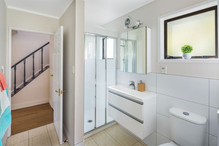 Photo of property in 84 Churton Drive, Churton Park, Wellington, 6037