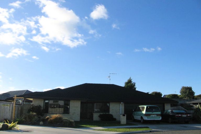 Photo of property in 10 Meadow Court, Paraparaumu, 5032