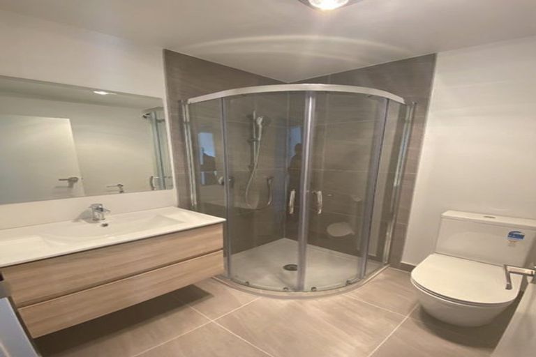 Photo of property in 2/39 Renata Crescent, Te Atatu Peninsula, Auckland, 0610