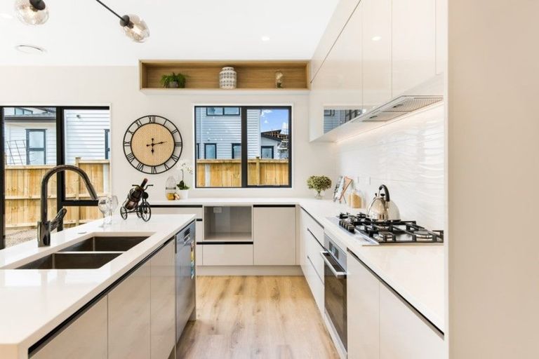 Photo of property in 15 Kearns Drive, Hobsonville, Auckland, 0616