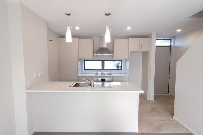 Photo of property in 3/9 Beaufield Lane, Te Atatu Peninsula, Auckland, 0610