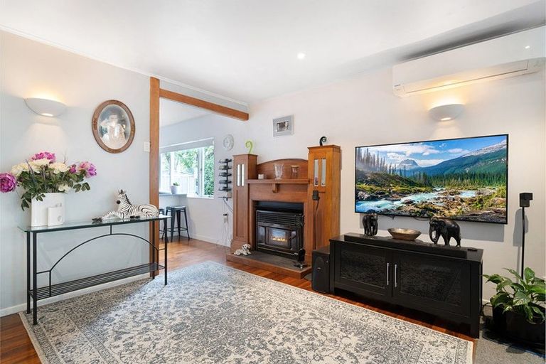 Photo of property in 2 Riserra Drive, Ranui, Auckland, 0612