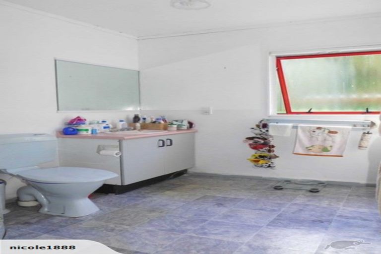 Photo of property in 61f1 Woodhouse Avenue, Karori, Wellington, 6012