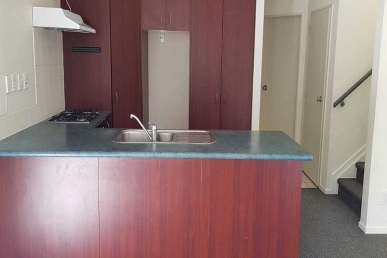Photo of property in 4/3 Orwell Road, Greenhithe, Auckland, 0632