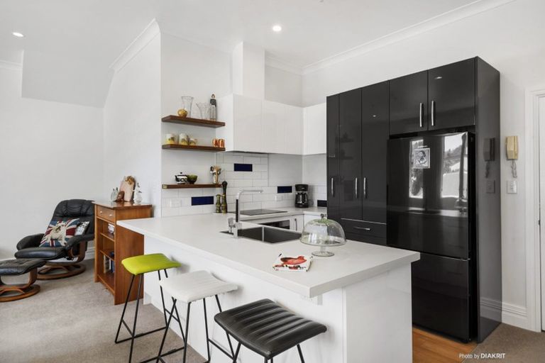 Photo of property in The Villas, 33u9 Hobson Street, Thorndon, Wellington, 6011