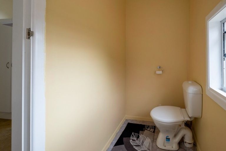Photo of property in 9 Preston Street, Eltham, 4322