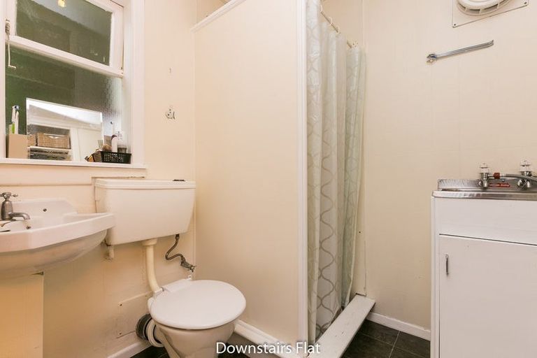 Photo of property in 21 Thorby Street, Northland, Wellington, 6012