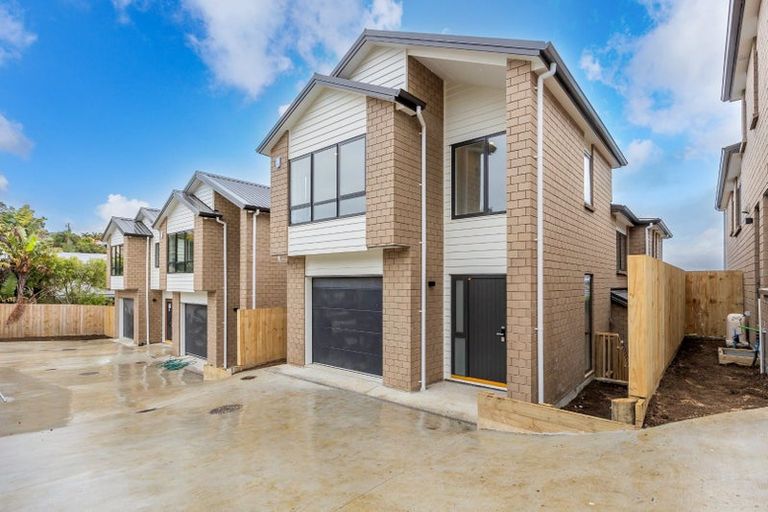 Photo of property in 13a Tenbless Court, Unsworth Heights, Auckland, 0632