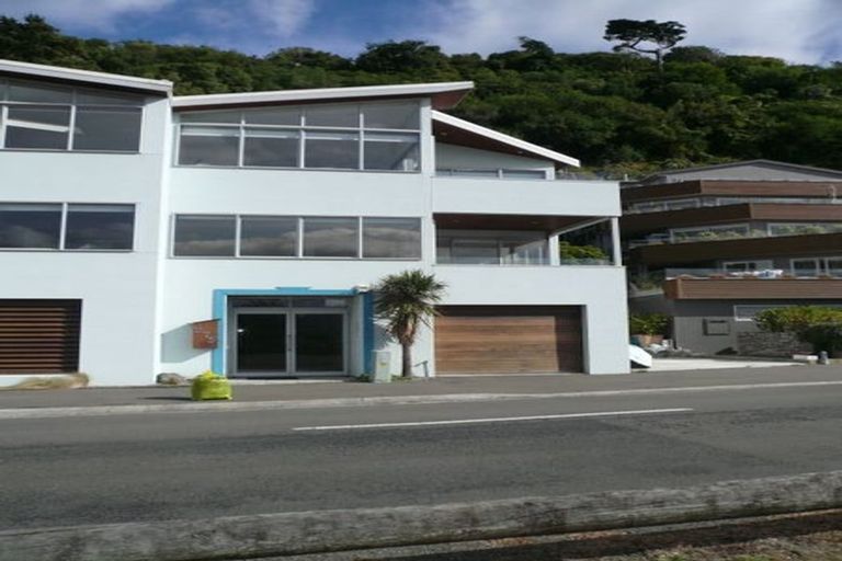 Photo of property in 275u2 Karaka Bay Road, Karaka Bays, Wellington, 6022