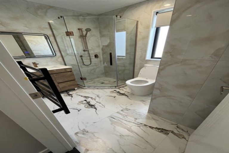 Photo of property in 431 Old Te Atatu Road, Te Atatu Peninsula, Auckland, 0610