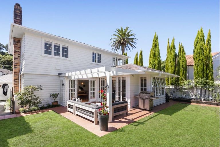 Photo of property in 28 Jubilee Avenue, Devonport, Auckland, 0624