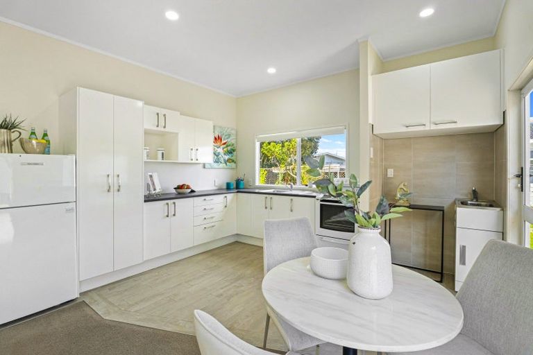 Photo of property in 91 Coronation Road, Mangere Bridge, Auckland, 2022