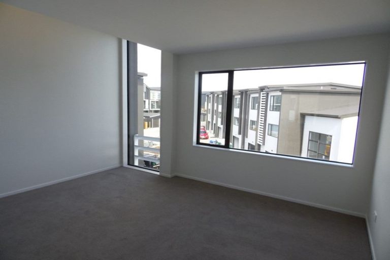 Photo of property in 26 Memorial Park Lane, Hobsonville, Auckland, 0618