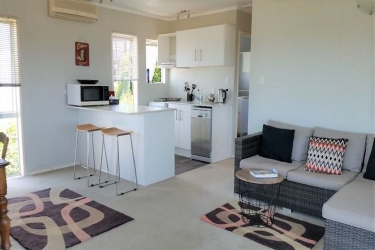 Photo of property in 20 Ngatira Place, Snells Beach, 0920
