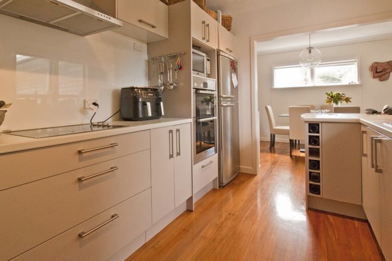Photo of property in 53 Hutchinsons Road, Bucklands Beach, Auckland, 2014